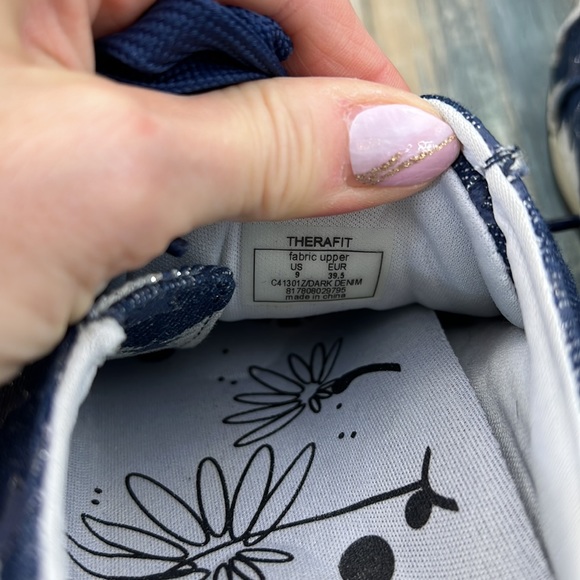 ⭐️Therafit Sienna Prints Women's Side Zip Sport Casual Shoe sneaker size 9 stars - Picture 9 of 10